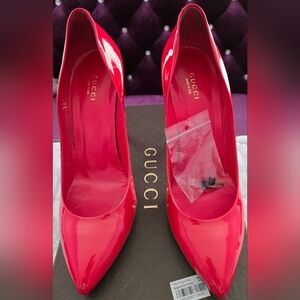 Gucci Pink Patent leather pumps sz 40